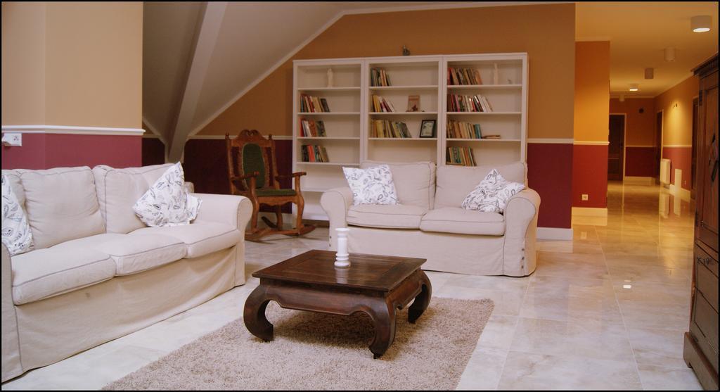 Villa Sobótka Bed and breakfast